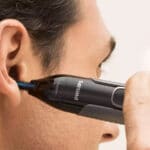 Philips-Nose-Trimmer-Series-3000-Face-Shavers-NT3650-16-Lifestyle-b