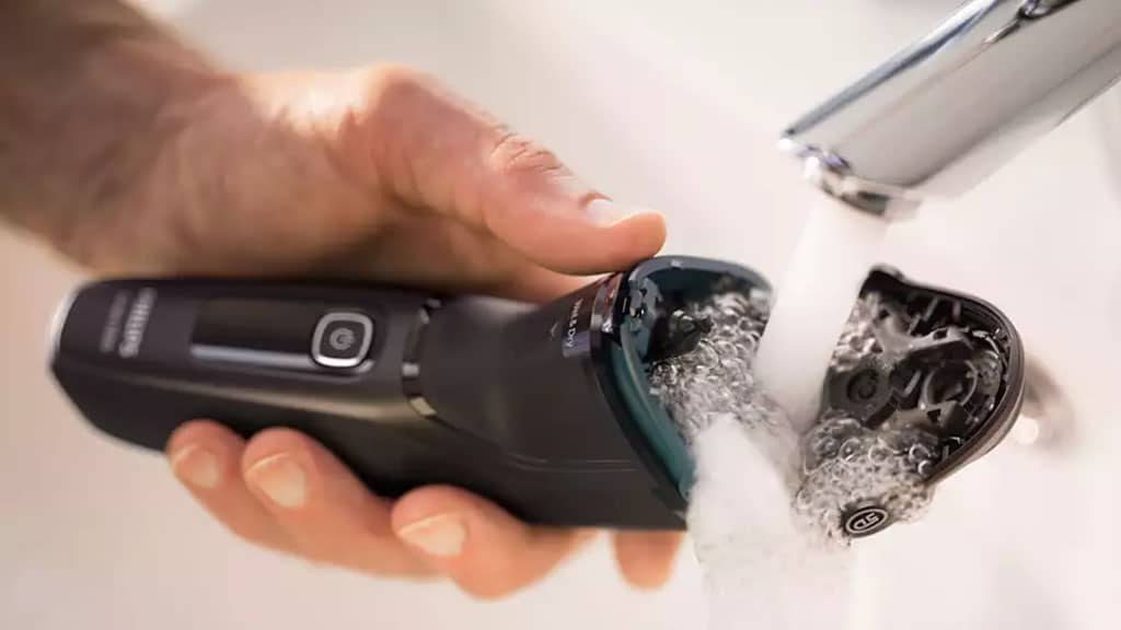 Philips Series 3000 Wet & Dry Face Shaver Easy Cleaning