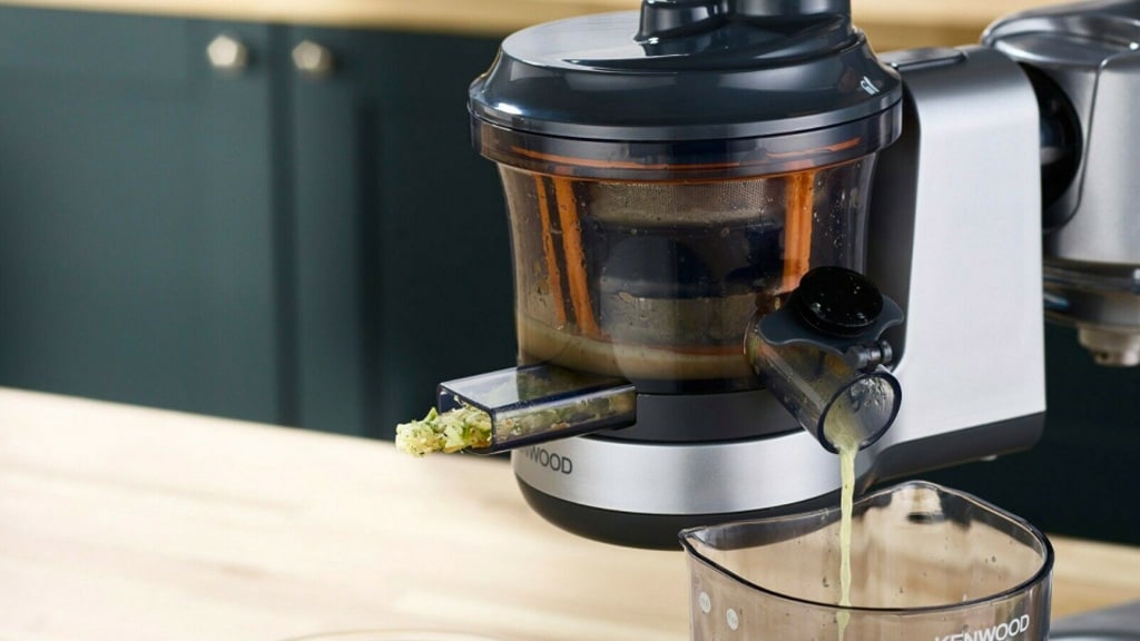 kenwood-chef-purejuice-attachment-aw20010016-Lifestyle-1