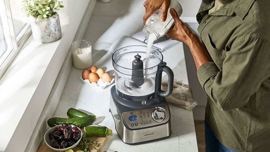 Kenwood MultiPro Express Weigh+ Food Processor FDM71.960SS d