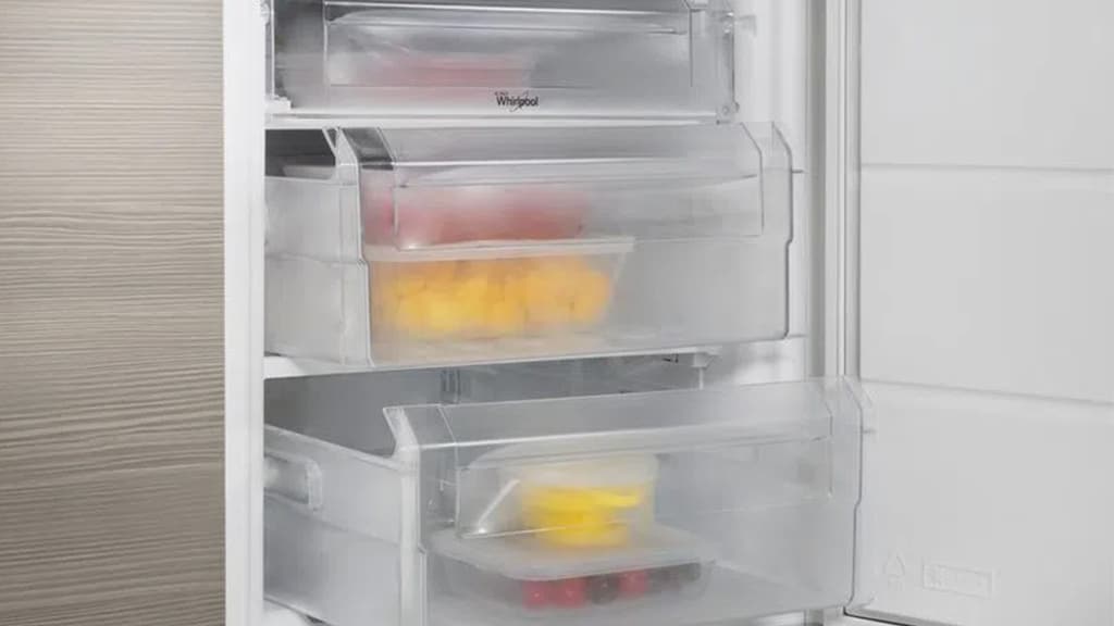 Whirlpool Built-In Freezer 81.5CM AFB 8281 Transparent Shelves