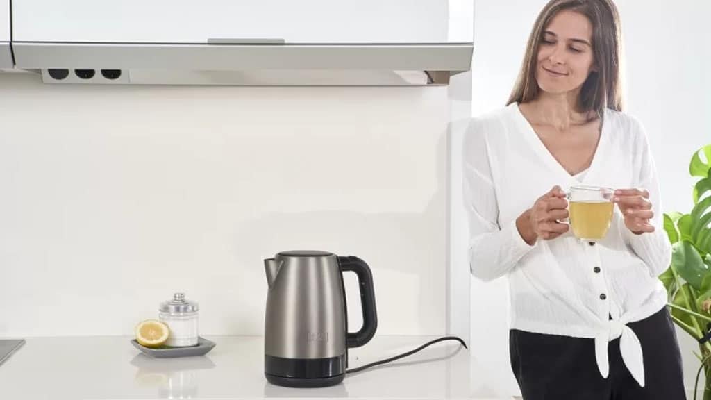 Black+Decker Electric Kettle BXKE2201E