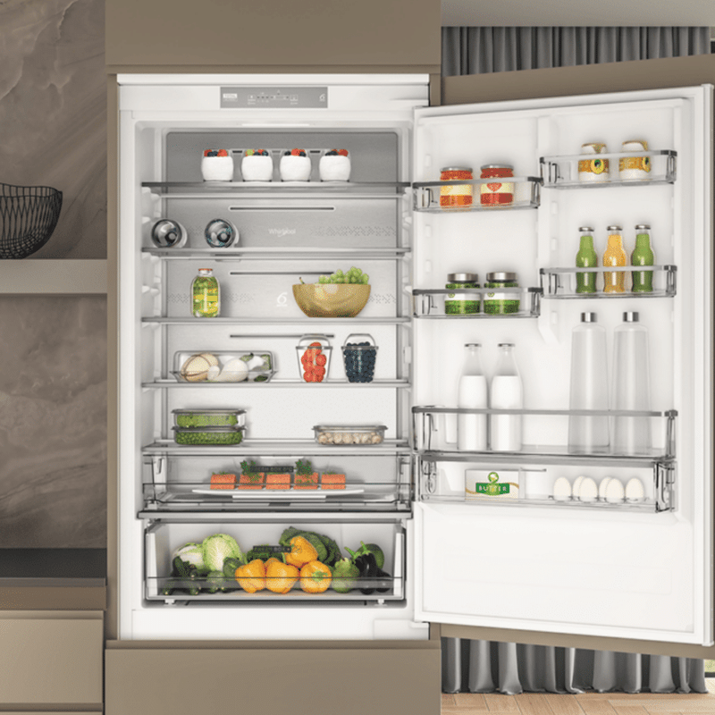 Whirlpool BuiltIn Fridge Freezer 193CM, No Frost, 70CM Width Crosscraft