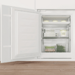Whirlpool WHC18 T322 UK Built In Fridge Freezer d