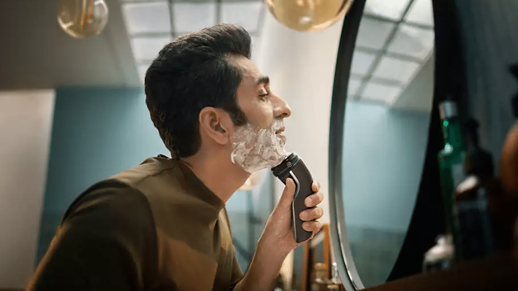 Philips Wet & Dry Electric Shaver 3000 S3143 00 d