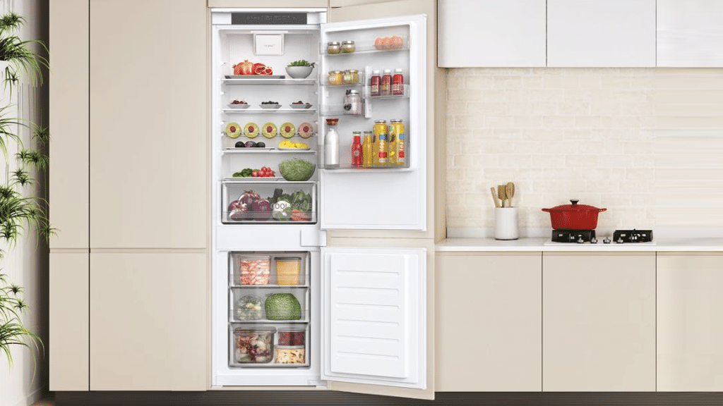 Hoover HOBL3518EVW Built In Fridge Freezer j