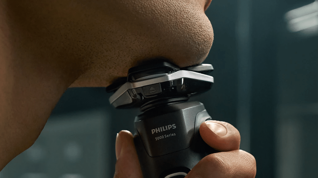 Philips Series 5000 Wet & Dry Electric Shaver + OneBlade Electric Shaver S5898 79 d