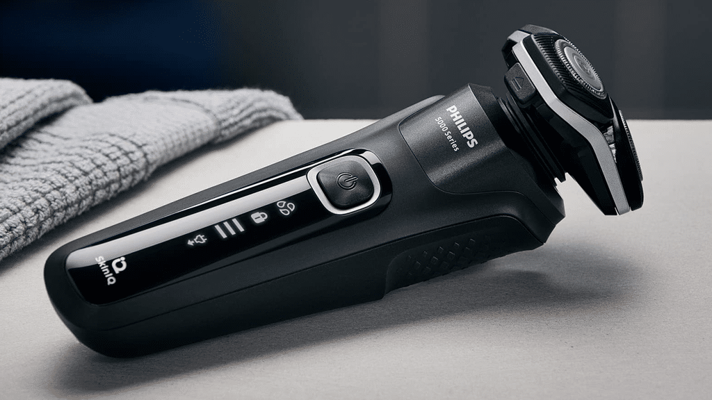 Philips Series 5000 Wet & Dry Electric Shaver + OneBlade Electric Shaver S5898 79 k