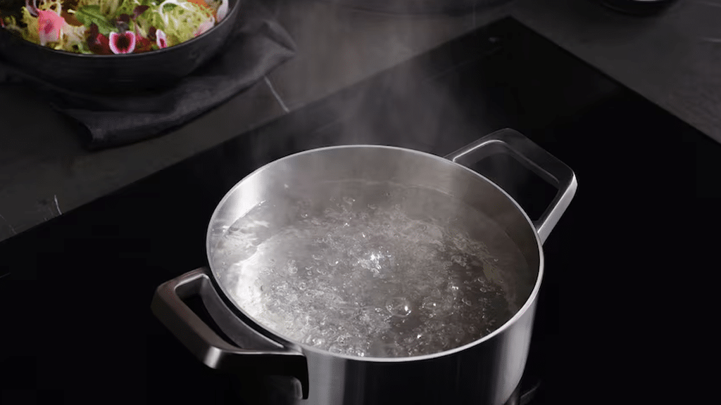 AEG Series 5000 Induction Hob 60CM OIO64A00FB b