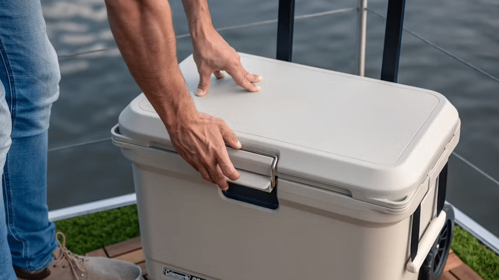 Coleman® Pro 55QT Wheeled Cooler 2213912 e