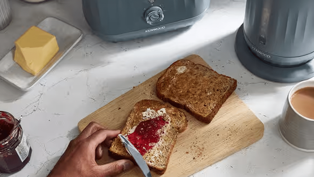 Kenwood Ripple Midnight Toaster TCP06.000GY a