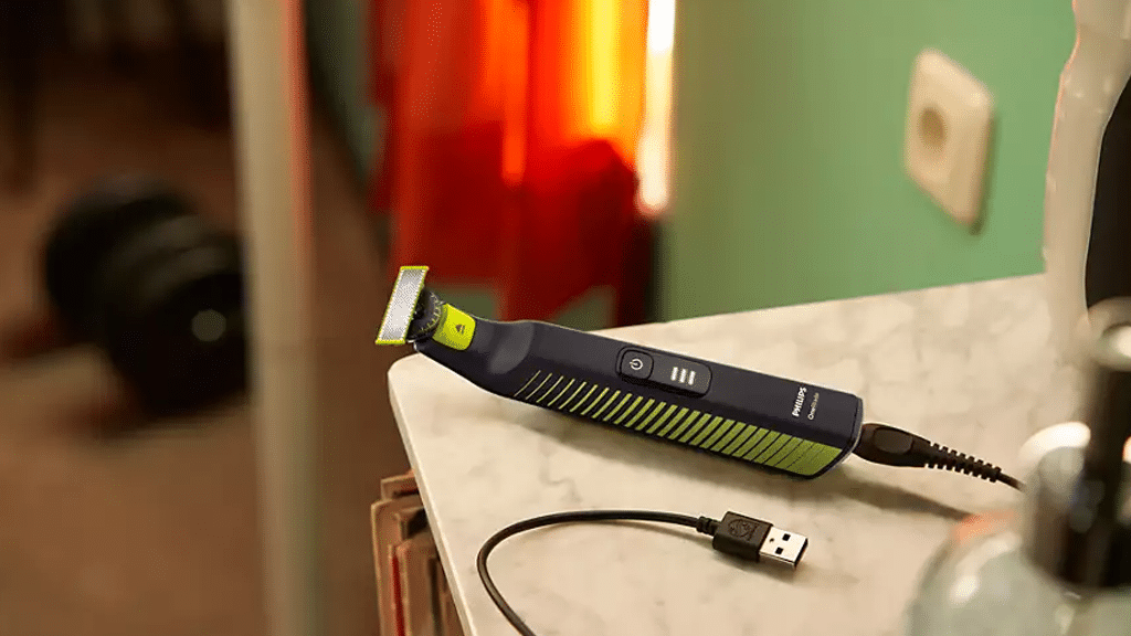 Philips OneBlade Pro Electric Shaver QP6506 15 g