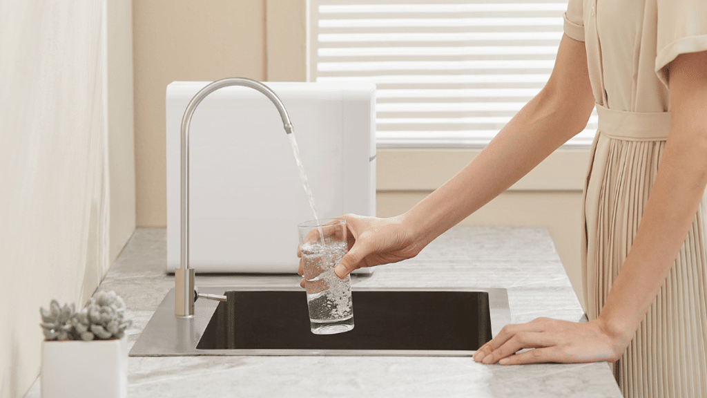 Philips Water Solutions Under Sink Water Filtration System AUT1211 10 h