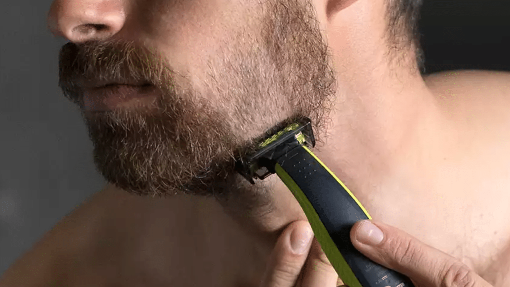 Philips OneBlade 360 Electric Shaver QP2724 23 j