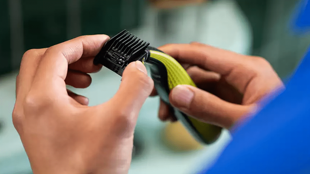 Philips OneBlade Electric Shaver QP2824 20 a