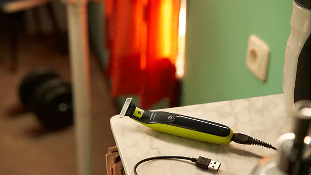 Philips OneBlade Electric Shaver QP2824 20 g