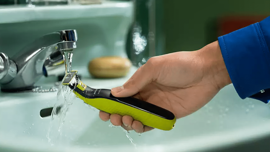 Philips OneBlade Electric Shaver QP2824 20 i