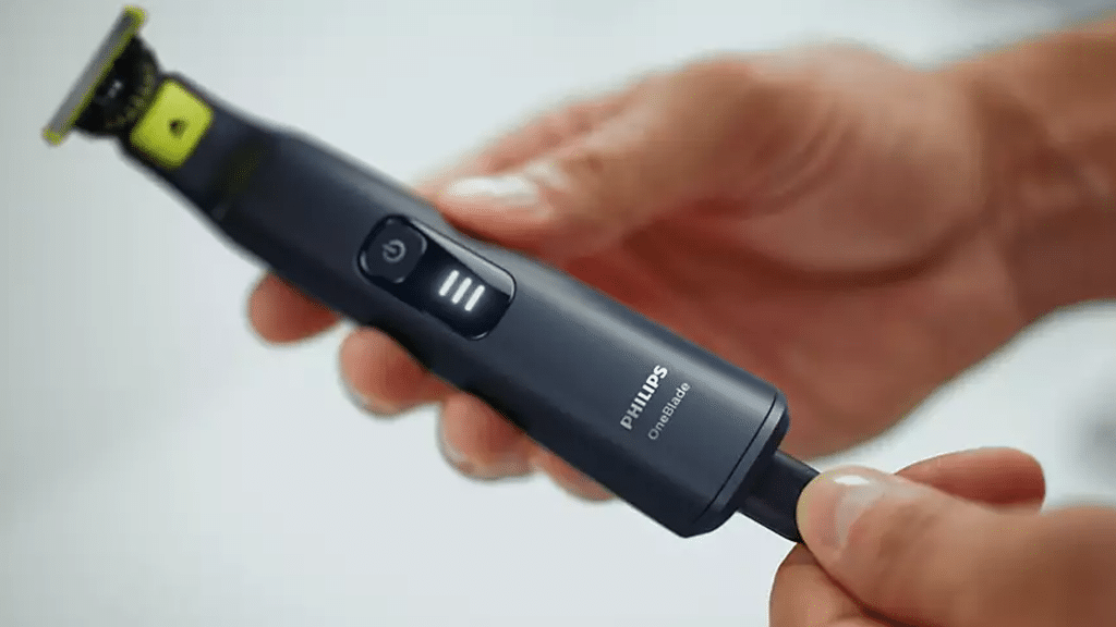 Philips OneBlade Pro 360 Electric Shaver QP6542 15 a15