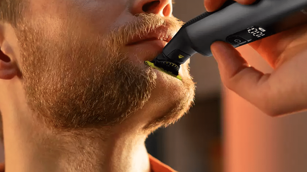 Philips OneBlade Pro 360 Electric Shaver QP6552 15 n