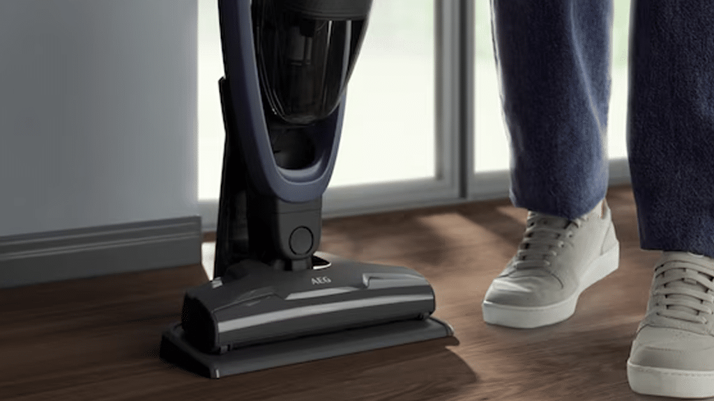AEG Clean 3000 Cordless Vacuum Cleaner AS31CB18DB b
