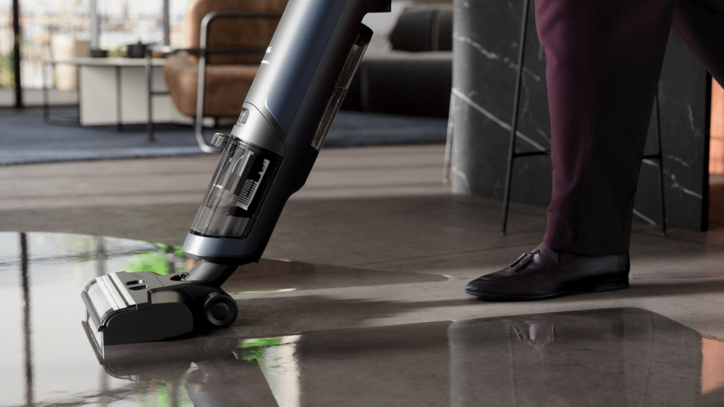AEG Ultimate 8000 Wet and Dry Cordless Floor Cleaner AW81U3DB c