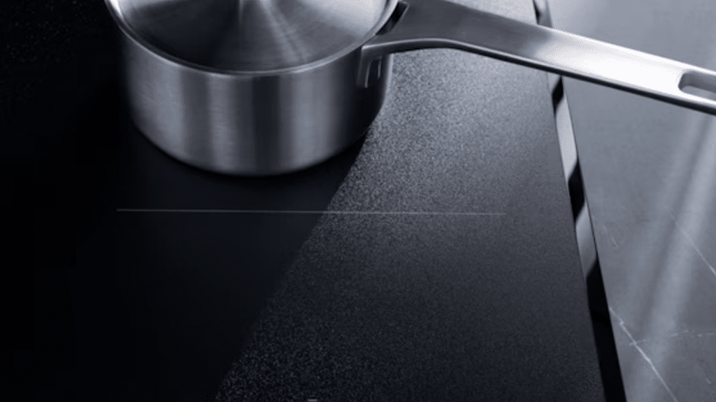 AEG Series 7000 Induction Hob with Built In Extractor PE7000S80 a5