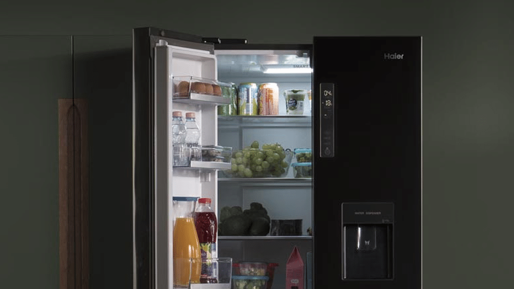 Haier Cube 90 Series 5 Fridge Freezer HCR5919ENMM h