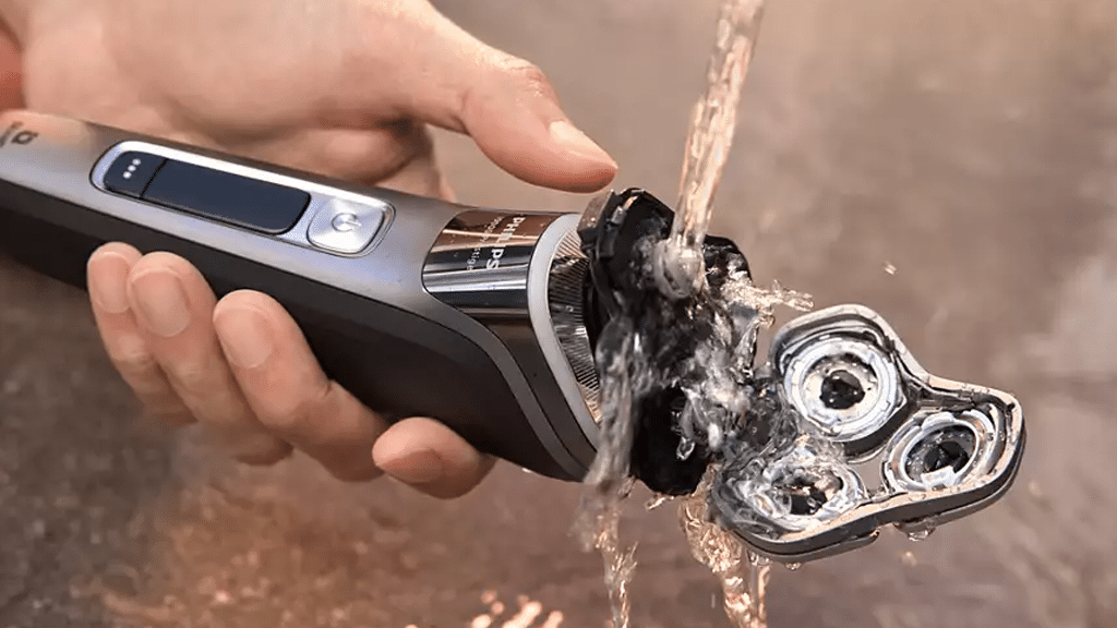 Philips Series i9000 Prestige Wet & Dry Electric Shaver XP9202 10 c11
