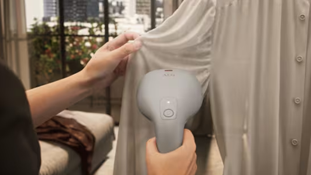 AEG Series 7000 Delicate Garment Steamer HS7-2-6UG A1
