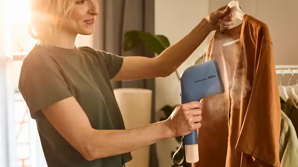 Braun GS3024BL QuickStyle 3 Handheld Garment Steamer a6