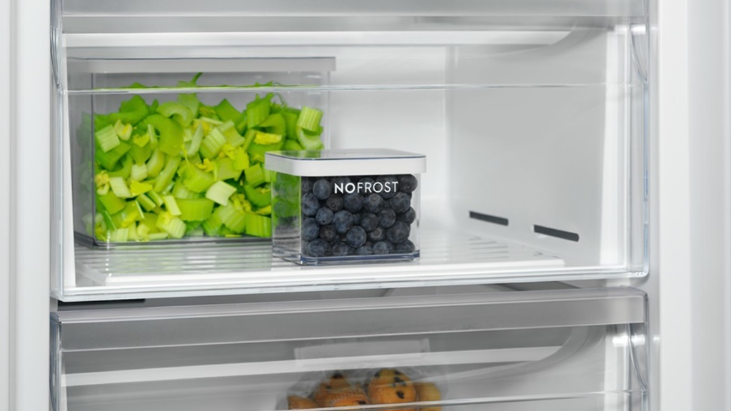 Electrolux Series 600 Freestanding Freezer LUT6NE28U d1