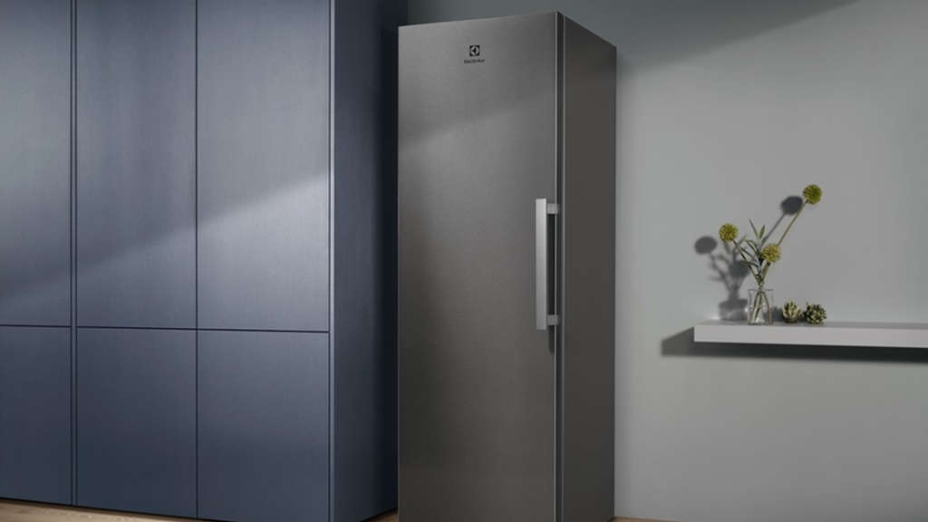 Electrolux Series 600 Freestanding Freezer LUT6NE28U d3
