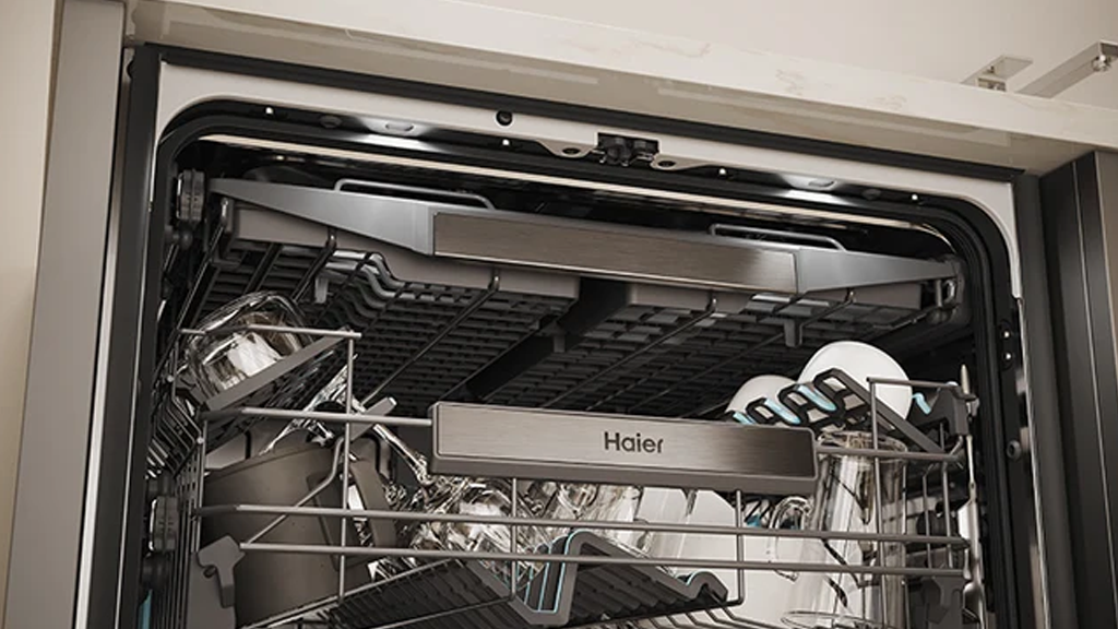 Haier I-Pro Shine Series 7 Freestanding Dishwasher XF 4A4M4PX c24